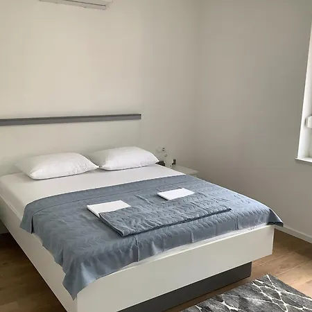 Jozef Apartment